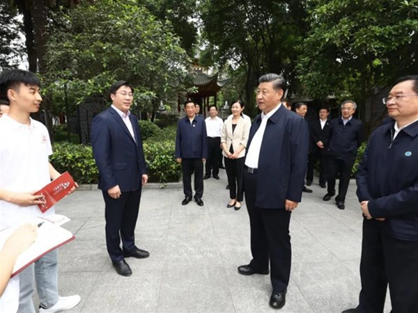 習近平赴南陽考察調研：進一步發(fā)展中醫(yī)藥